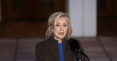 Một đời vất vả vì chồng của bà Hillary Clinton