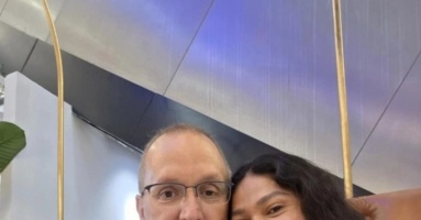 Chuyện tình 'thần tốc' của chàng rể Mỹ và cô gái Việt