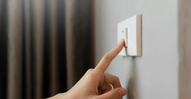 Vì sao không cần 'ra khỏi phòng là tắt đèn'?