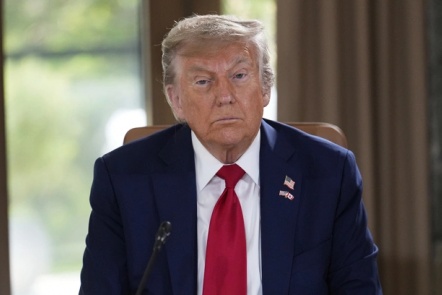 Ông Trump: 'Chúng tôi đã kiểm soát hoàn toàn không phận Iran' Ông Trump: 'Chúng tôi đã kiểm soát hoàn toàn không phận Iran'