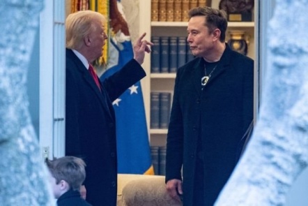 Tổng thống Donald Trump đưa cảnh báo trục xuất tỷ phú Elon Musk: Chuyện gì đang xảy ra?