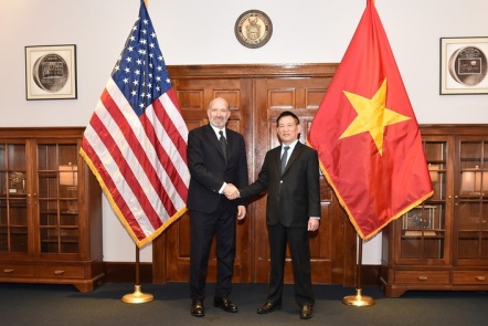 Việt Nam đạt thỏa thuận thương mại với Mỹ: Chứng khoán Mỹ lập đỉnh, sẽ cắt giảm đáng kể thuế cho hàng hóa của Việt Nam Việt Nam đạt thỏa thuận thương mại với Mỹ: Chứng khoán Mỹ lập đỉnh, sẽ cắt giảm đáng kể thuế cho hàng hóa của Việt Nam