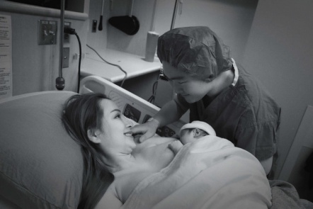 Qua Canada định cư, một người đẹp Việt đón tin mừng ở tuổi 35, nhiều nghệ sĩ chúc phúc