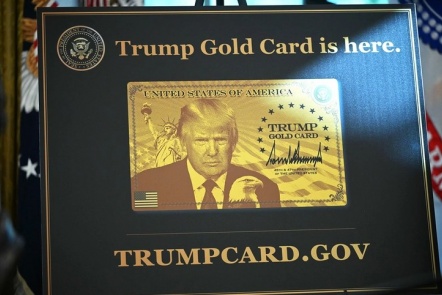 Nhiều luật sư cho giới siêu giàu 'quay lưng' với tấm thẻ vàng của ông Trump