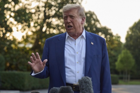 Ông Trump nổi giận, cáo buộc Israel và Iran vi phạm lệnh ngừng bắn